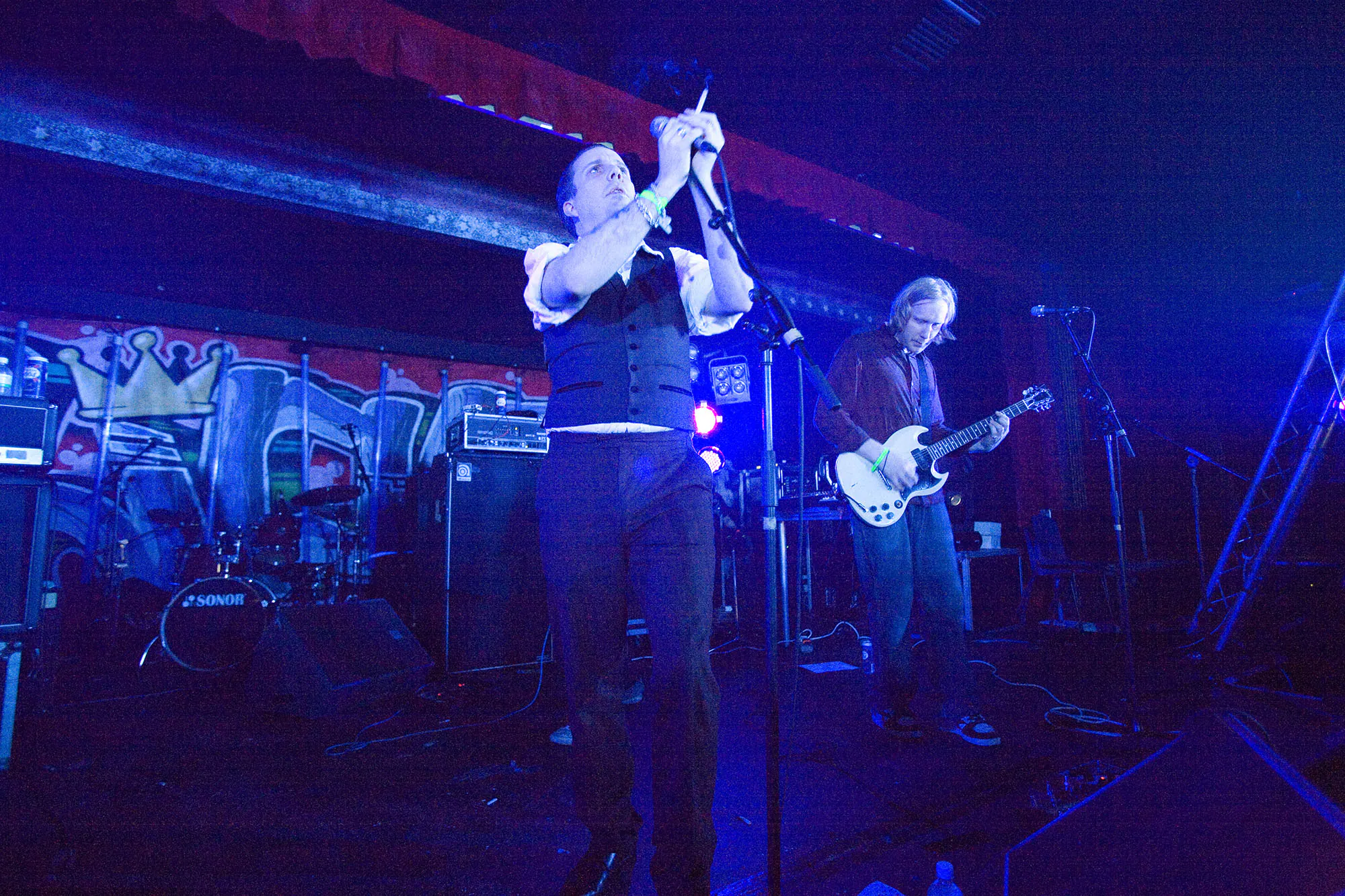 Bloc Weekend 2007 — documentary, event and music photograph in Hemsby-on-Sea, Norfolk, UK, frame 3 of 43.